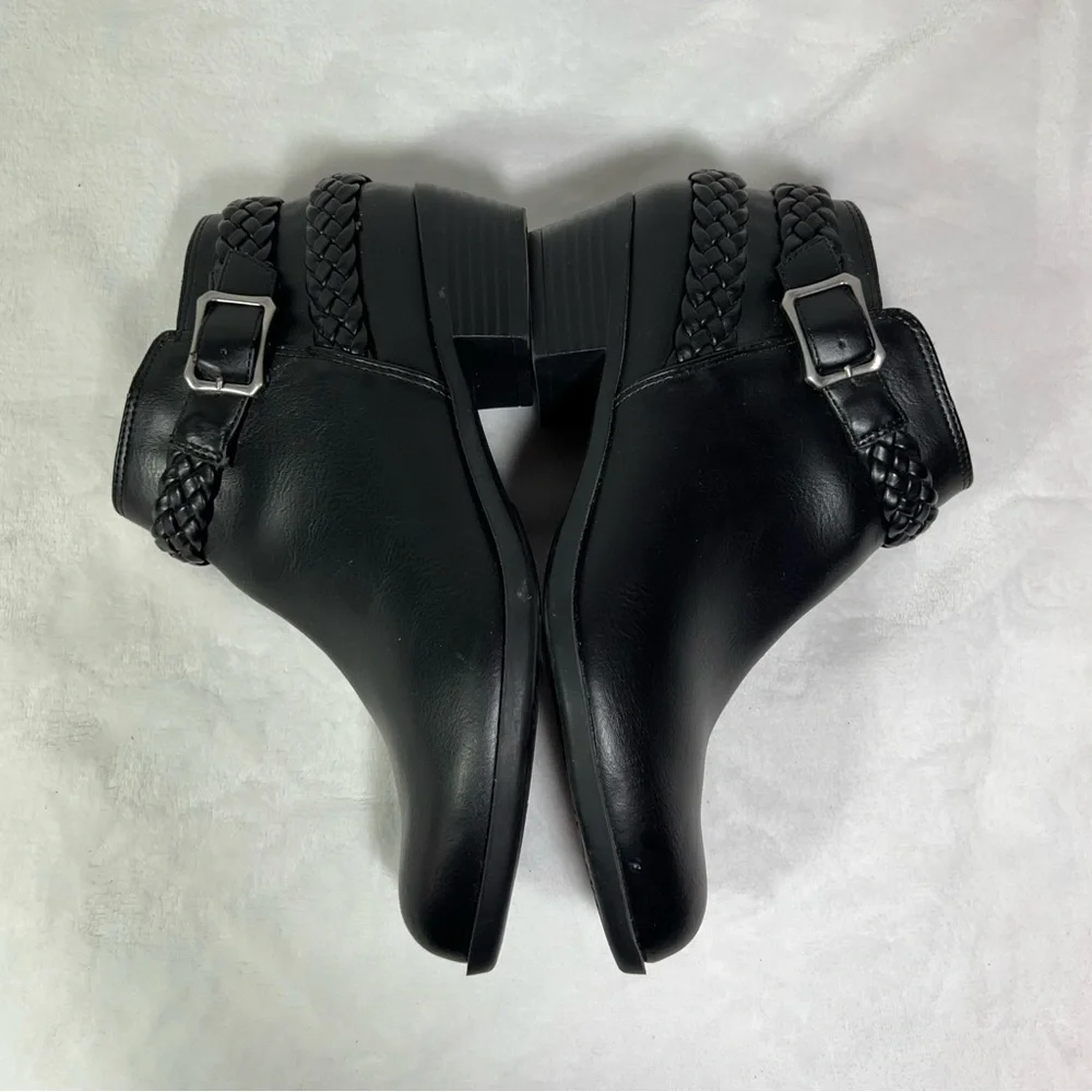 Life Stride Velocity Memory Foam Black Ankle Booties Women’s Size 7W Adriana